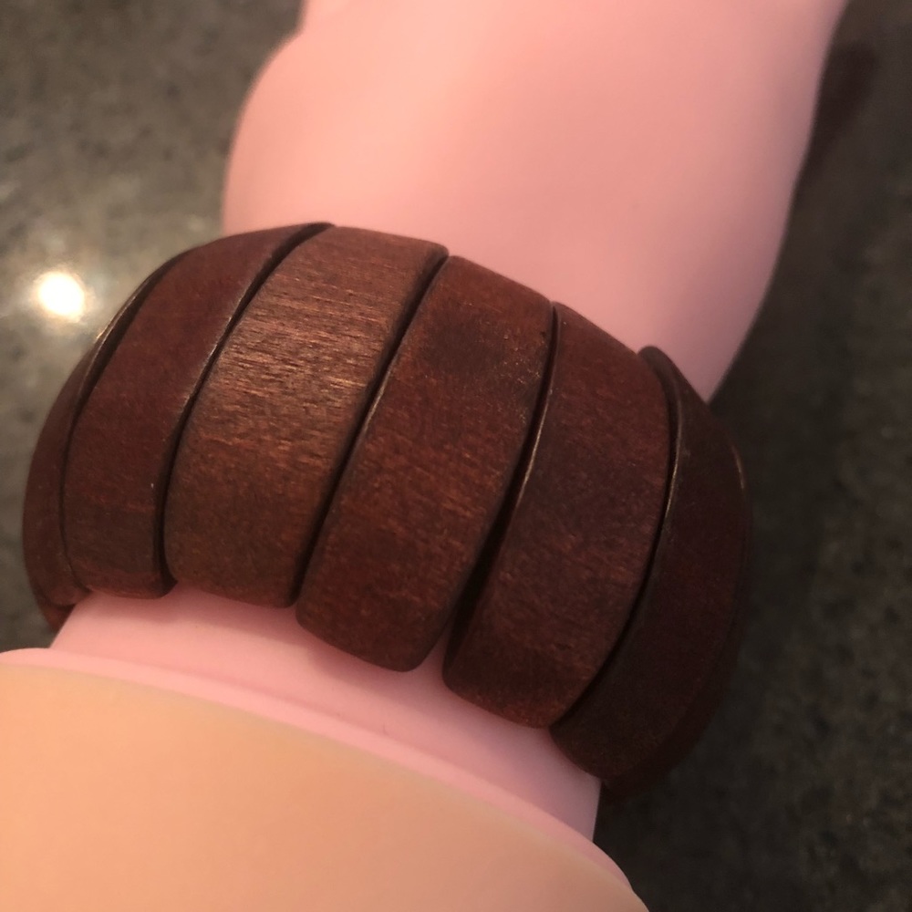 Wooden elastic bracelet. (For small wrist)